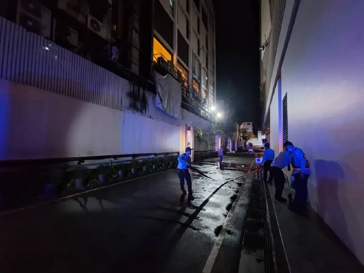 สรุปเหตุ ไฟไหม้ร้านอาหารดัง สุขุมวิท 19 เปลวไฟลุกพรึบ ระบายควันวุ่น