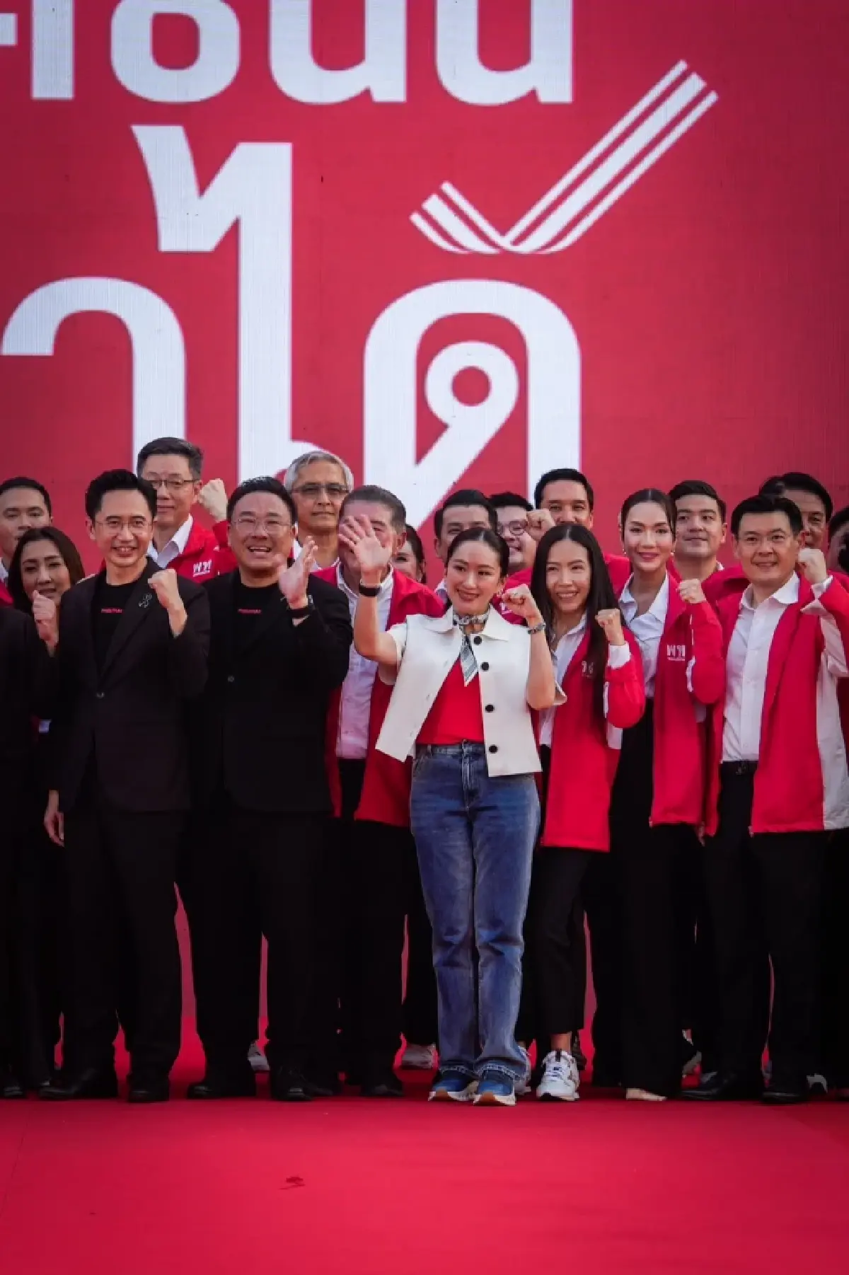 ‘ยศชนัน’ ปราศรัยลั่น นั่งนายกฯ คนที่33 ปลื้มคนเสื้อแดงเคียงข้าง