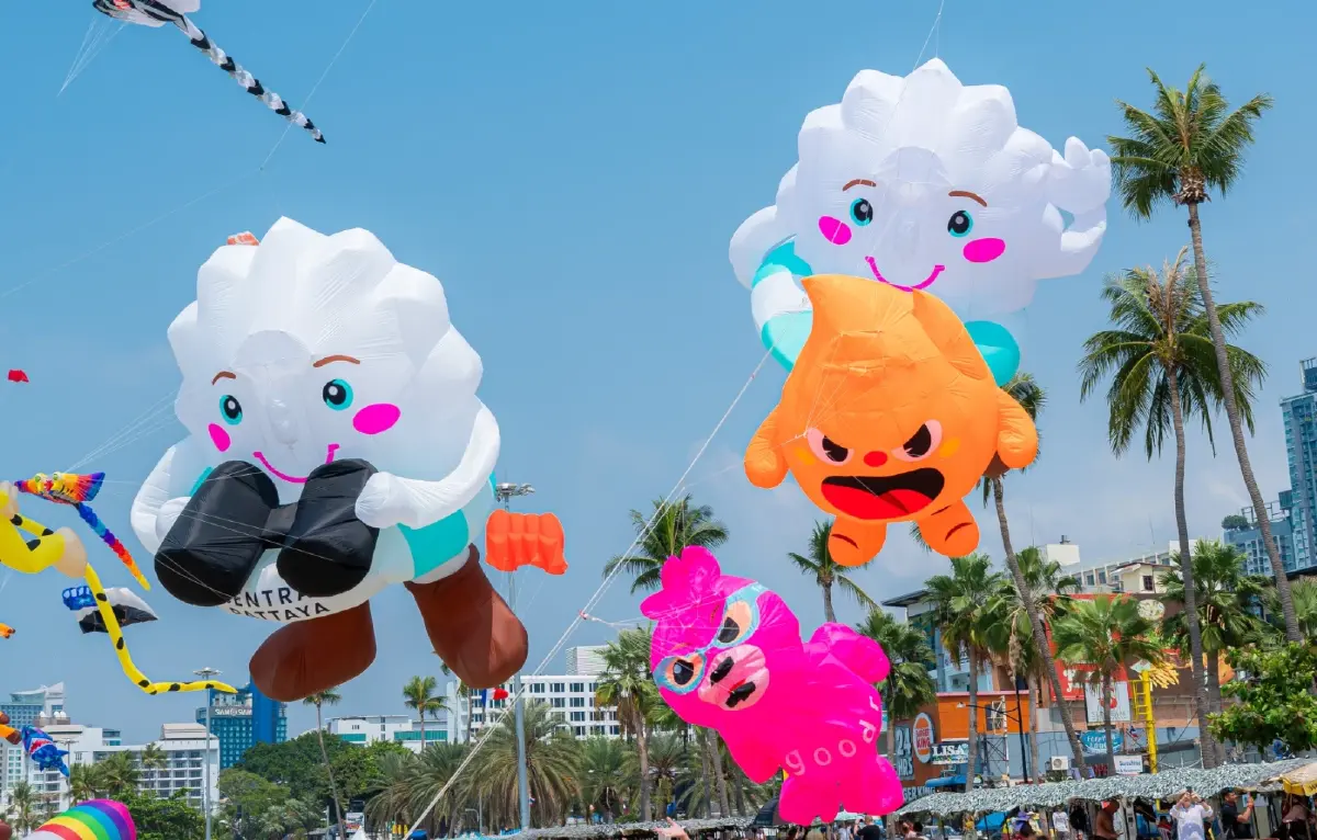 ชักว่าวนานาชาติ ตระการตาชายหาดพัทยา เฟสติวัลที่โลกรอคอย