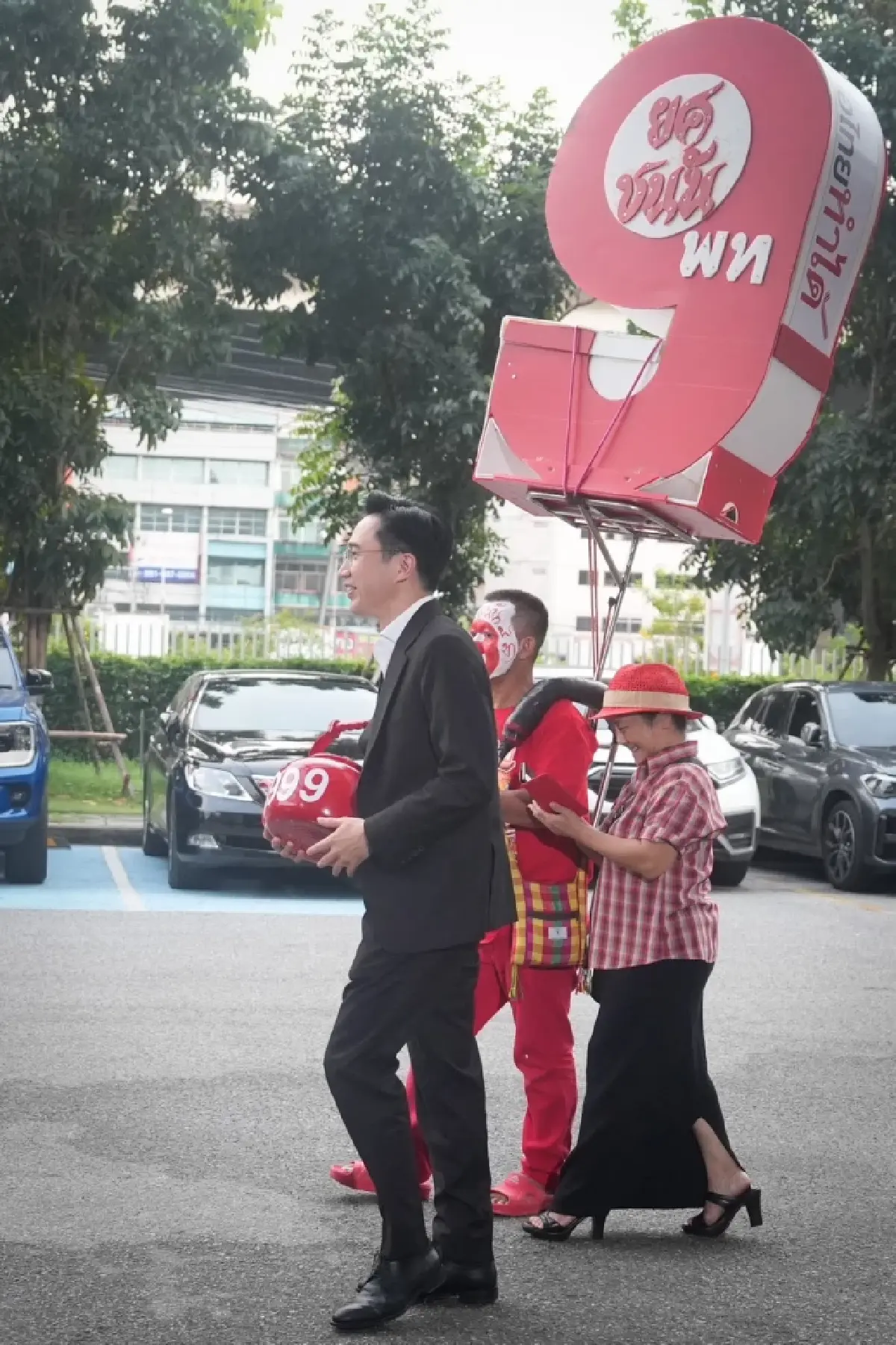 ‘ยศชนัน’ แกนนำ พท.เกาะติดผลเลือกตั้ง สส. ขอบคุณทุกคะแนนเสียง