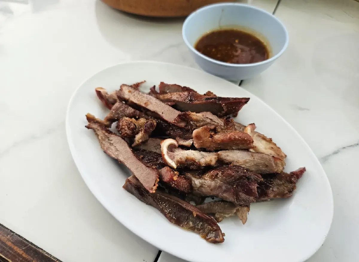 อาหารอีสานรสแซ่บ ‘สารคามจิ้มจุ่ม’ สาขาโพธิ์แก้ว ราคาย่อมเยา