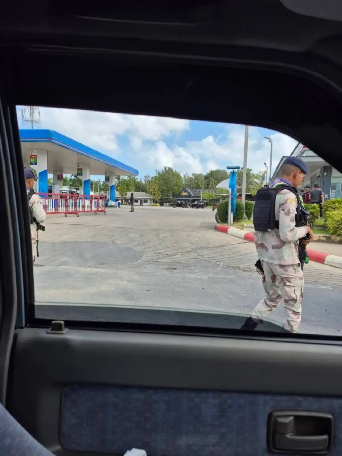 ด่วน! ระเบิดปั๊มน้ำมัน ปตท.ตะลุโบะ EOD เร่งเก็บกู้ จนท.บาดเจ็บ 1 คน