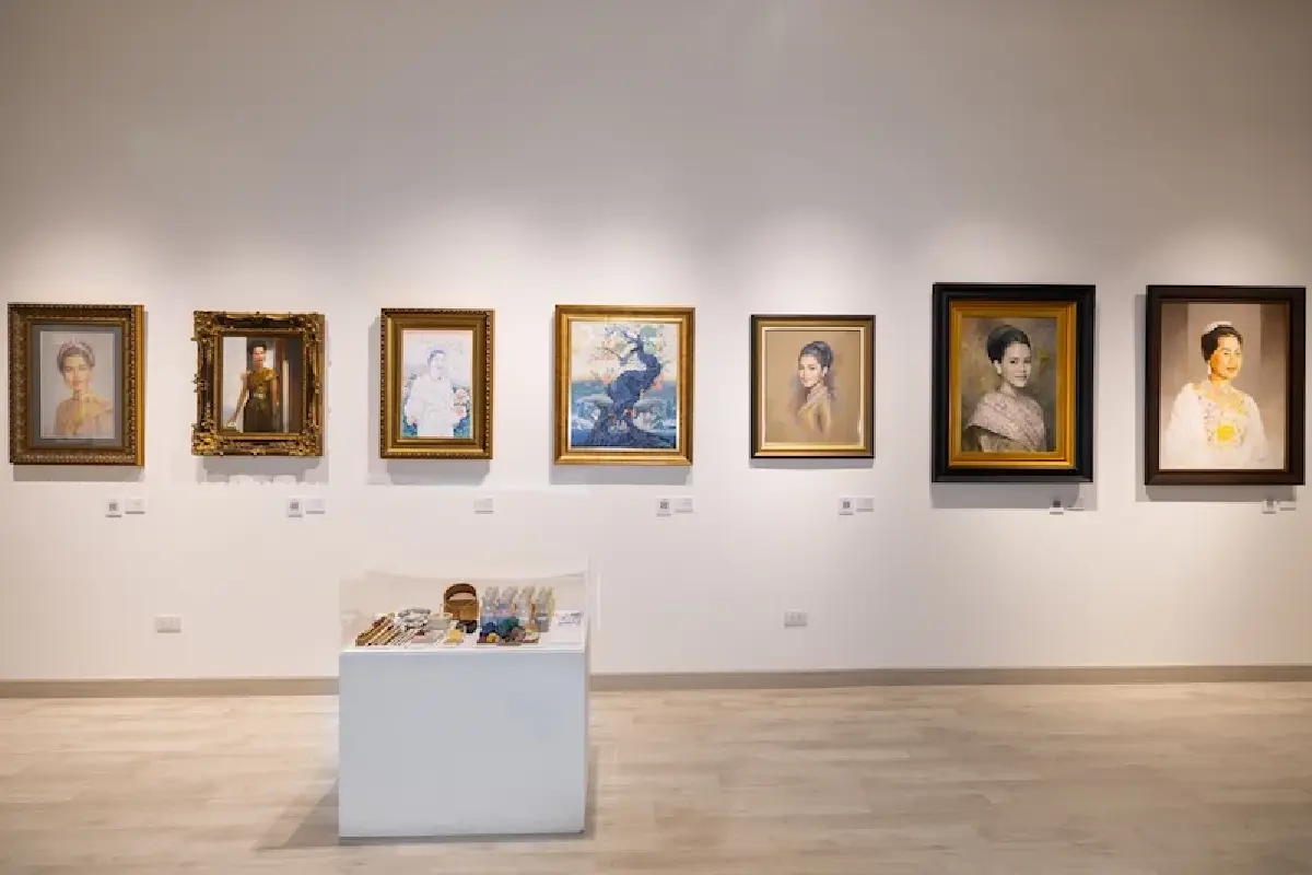 สยามพารากอน จัดนิทรรศการ 'น้อมรำลึกในพระมหากรุณาธิคุณ แห่งสมเด็จพระบรมราชชนนีพันปีหลวง'