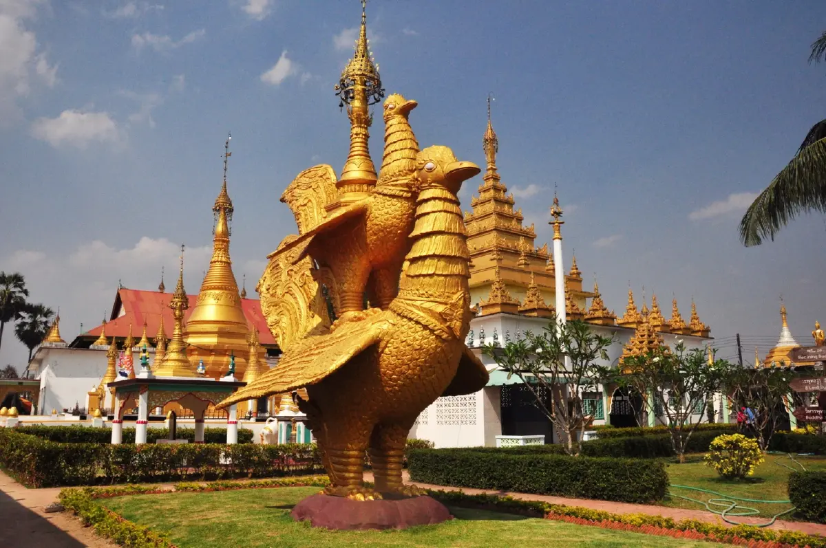 นานๆ ที ที่...แม่สอด