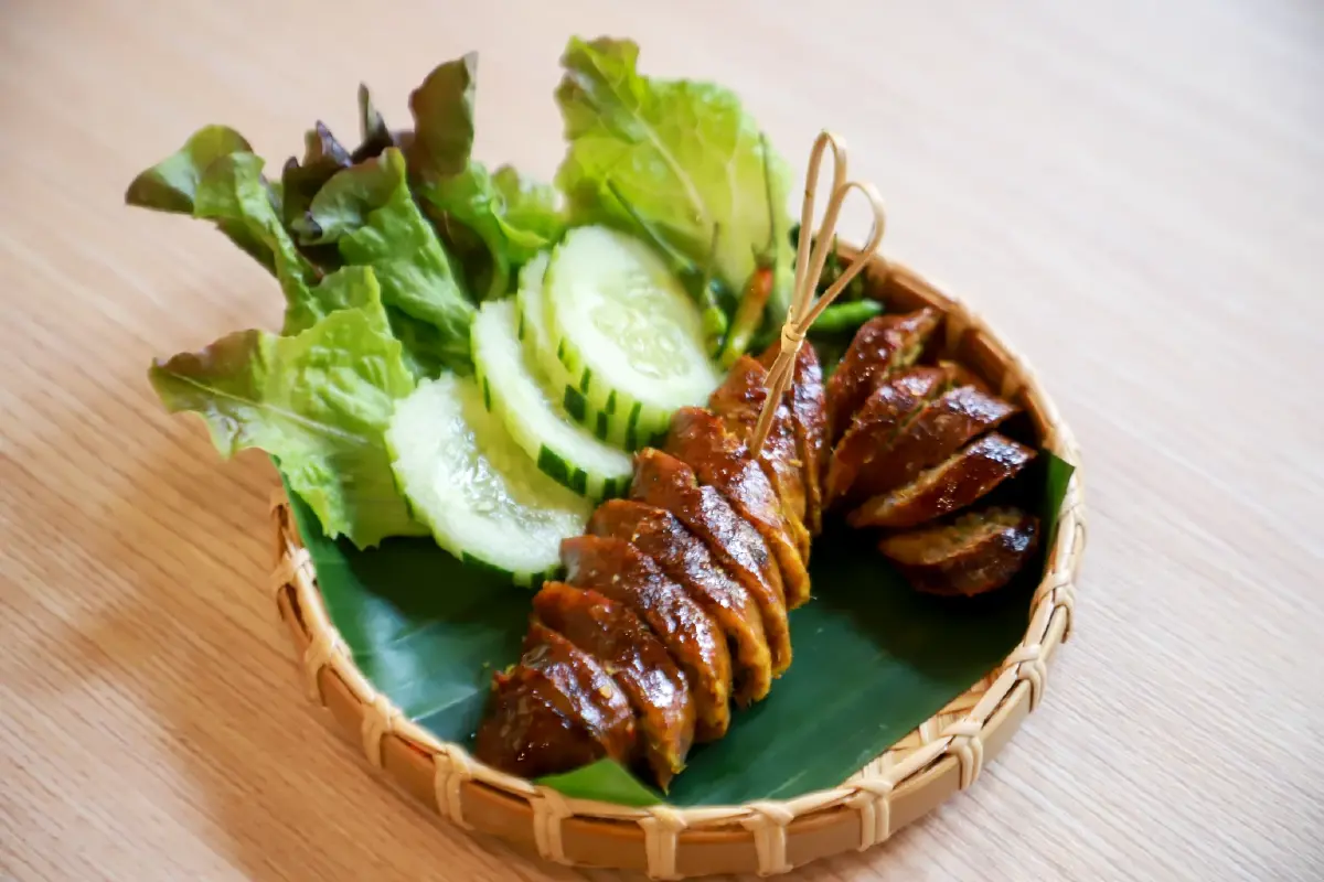 ‘อาหารเหนือ’ เมืองน่าน ‘ลาบหมูคั่ว’ ณ ‘ร้านบิ๊กแบ่งปัน’ ลำแต้ๆ