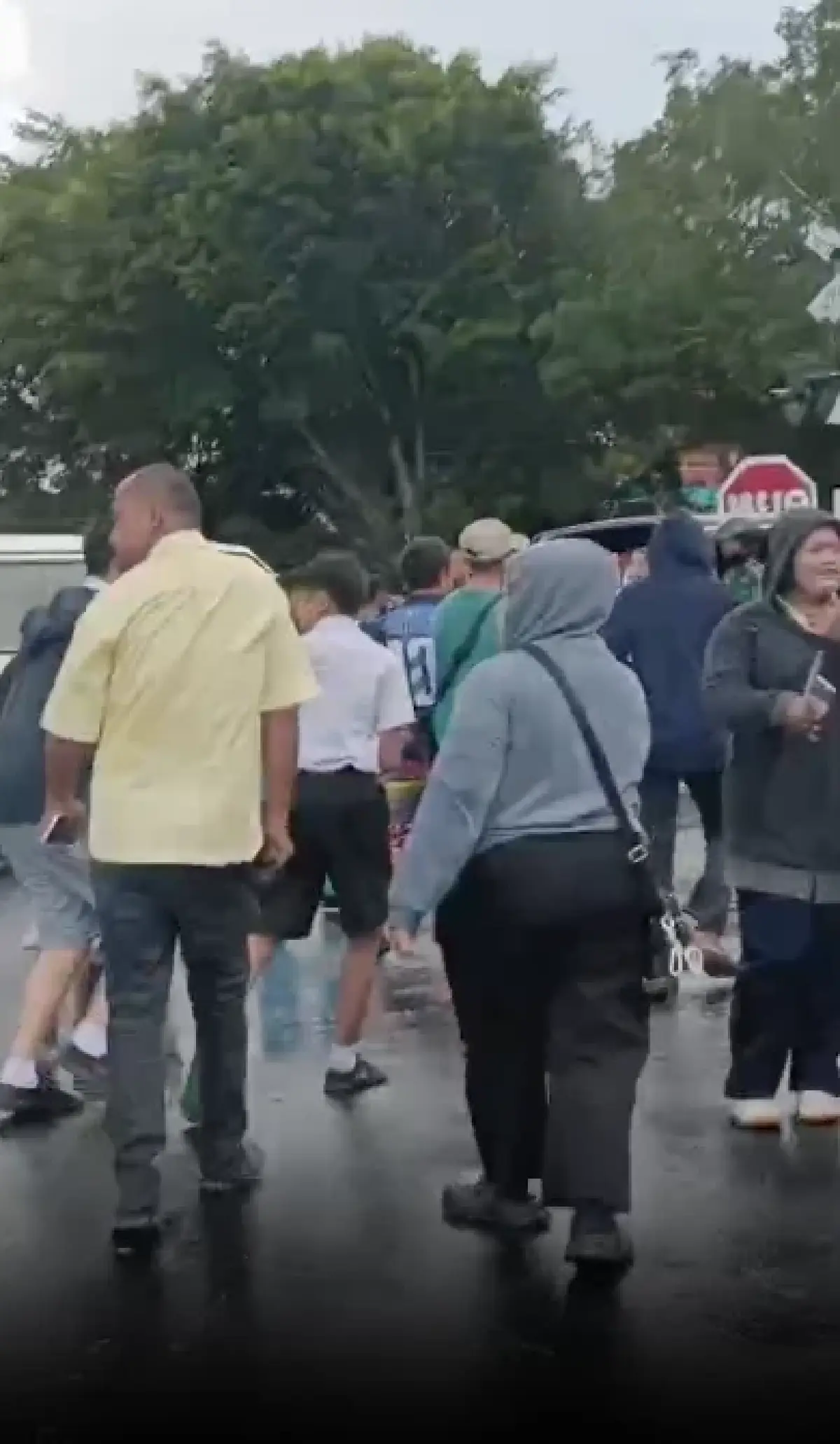 ศธ. รุดเยียวยาเหตุชายคลั่งพะตงฯ ลั่นโรงเรียนต้องปลอดภัยที่สุด