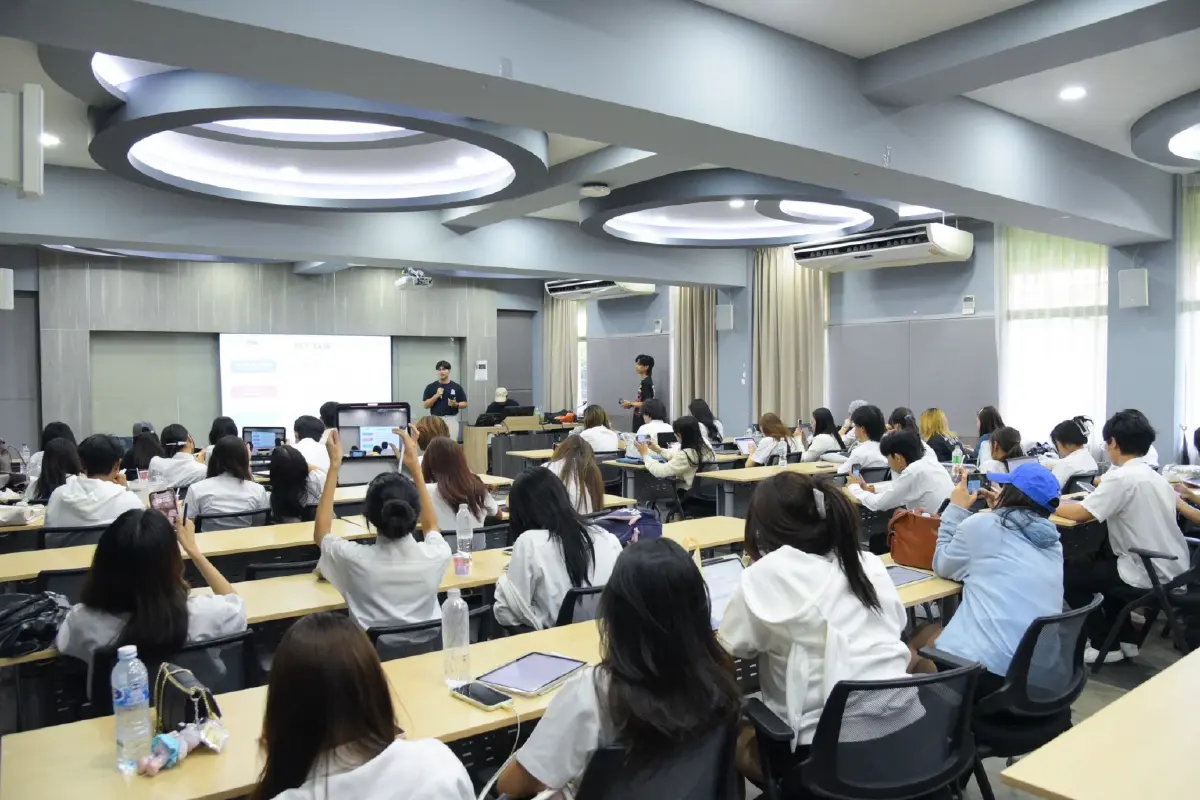 17 ทักษะ Soft Skills เติมเต็มศักยภาพ ‘คนรุ่นใหม่’ ที่ AI เทียบไม่ติด