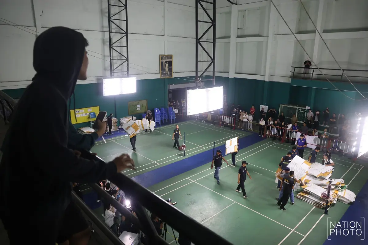 เดือดเลือกตั้ง ปชช.ตะโกน ขี้โกง สนั่นวินาทีขนหีบบัตรชลบุรี เขต 1