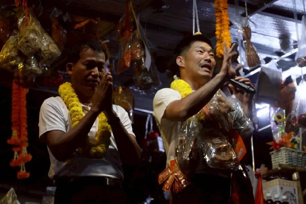 'ธนาธร' เดือด! โต้ปมไม่ยอมให้ตั้งรัฐบาล ลั่นไม่ใช่เรื่องของมึง