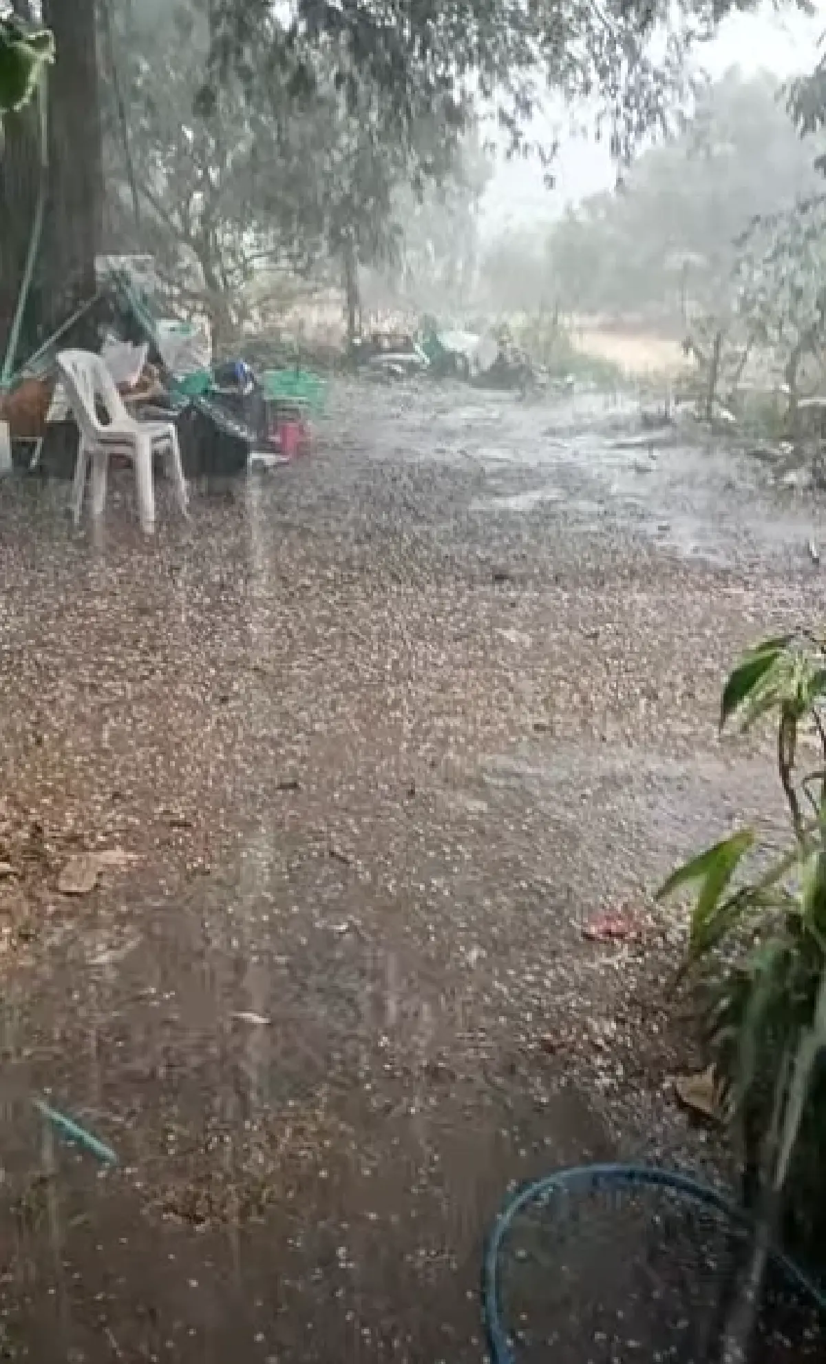 ด่วน! พายุฤดูร้อนแผลงฤทธิ์ ฝนตกหนักเชียงใหม่ ลูกเห็บถล่มแม่วาง
