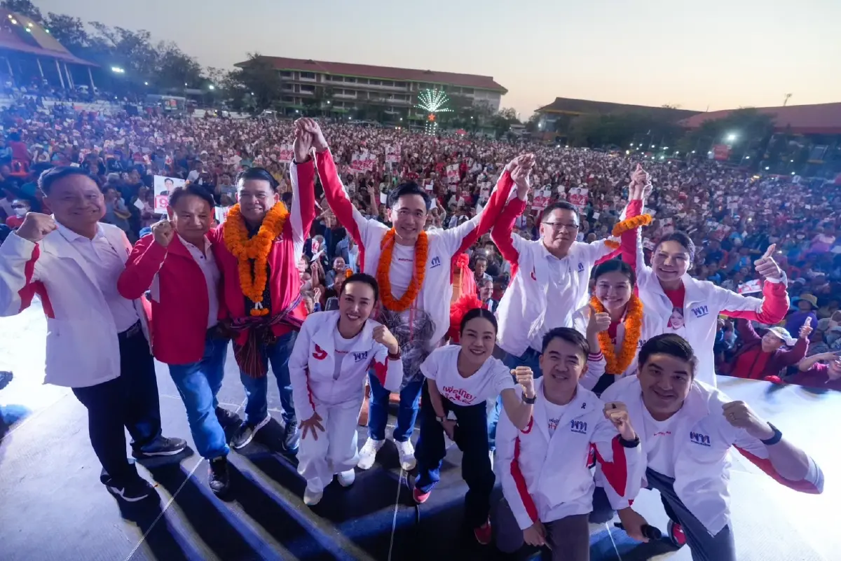 ‘เพื่อไทย‘ปิดท้ายปราศรัยอีสาน 16 เวที ส่ง ‘ยศชนัน’ นั่งนายกฯ