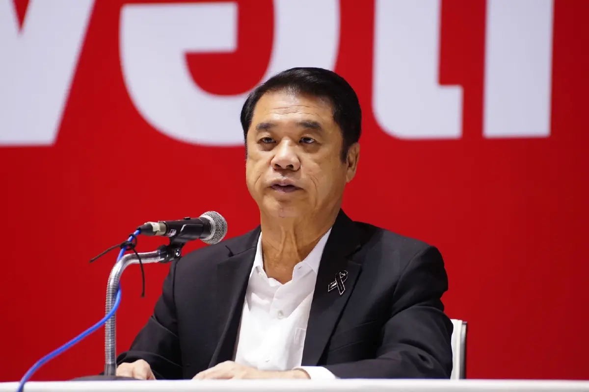 ‘เพื่อไทย’ ปลุกว่าที่ สส. “สู้ต่อไป” - ‘ยศชนัน’ ไม่ทิ้งพรรค