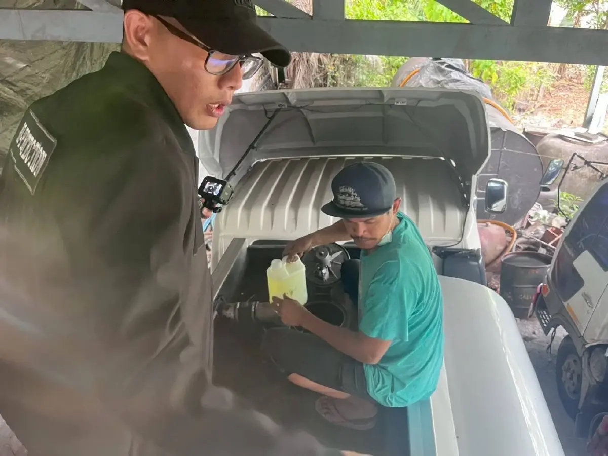 ฉก.ทลายคลังน้ำมันเถื่อนกลางเมืองร่อนพิบูลย์ เร่งขยายผลโยงคนดัง