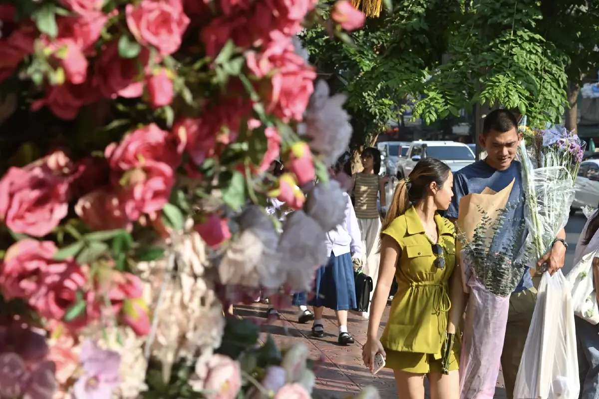 ความหมาย ดอกกุหลาบ แต่ละสีสื่ออะไร ทำไมต้องมอบช่อดอกไม้ วาเลนไทน์