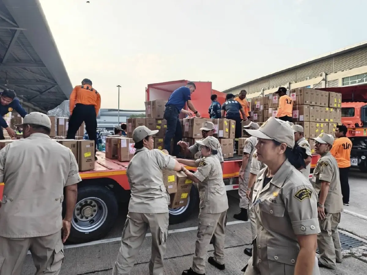 สิ่งของช่วยเหลือจากจีนทยอยถึงพื้นที่ชายแดนไทย-กัมพูชา เตรียมส่งให้ปชช. 7 จว.