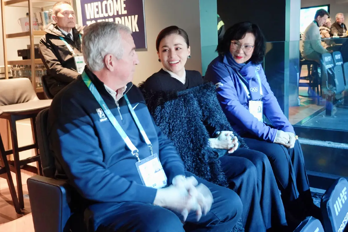 พระราชินี เสด็จทอดพระเนตรฮอกกี้น้ำแข็งชาย ชิงเหรียญทองแดง โอลิมปิกฤดูหนาว 2026