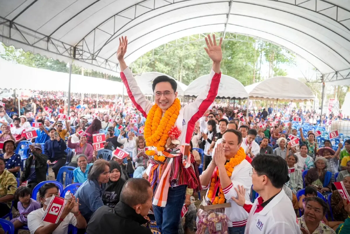 ยกเครื่อง ‘เพื่อไทย’ เมื่อ ‘ยศชนัน’ ทำไม่ได้ จับตา ‘แดง’ ลุ้นรัฐบาล