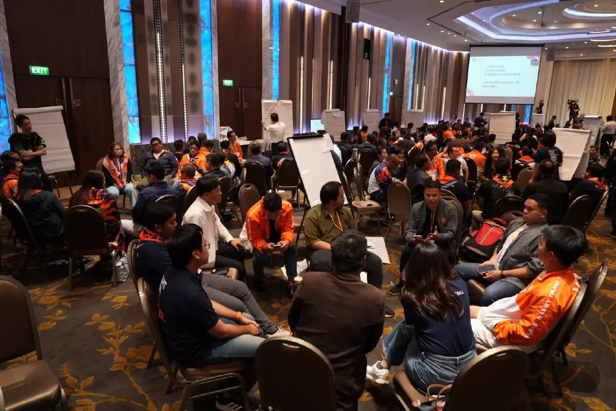 'เท้ง' สรุปบทเรียนแพ้เลือกตั้ง ลุยจัดตั้ง 'อาสาส้ม' สู้ชนชั้นนำ