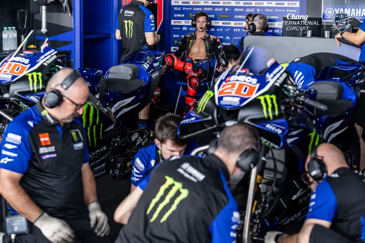 เบซเซ็คคี คลั่ง! ทุบสถิติสนามช้างฯ กระจุย บด 'มาร์เกซ' ยับวันแรก MotoGP 2026