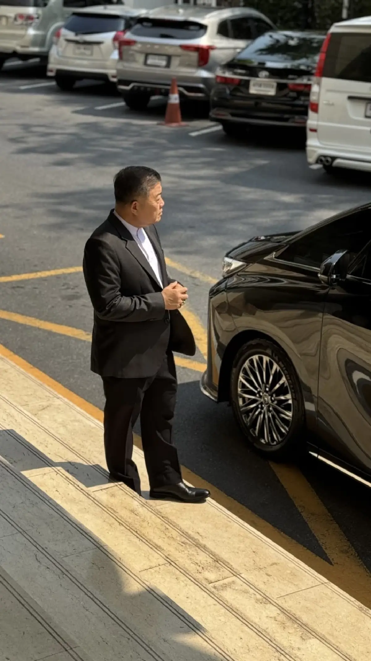 ธรรมนัส  ยิ้มปลื้ม เข้ากระทรวงเกษตรฯพร้อมเดินหน้าแก้ปัญหาเกษตรกร