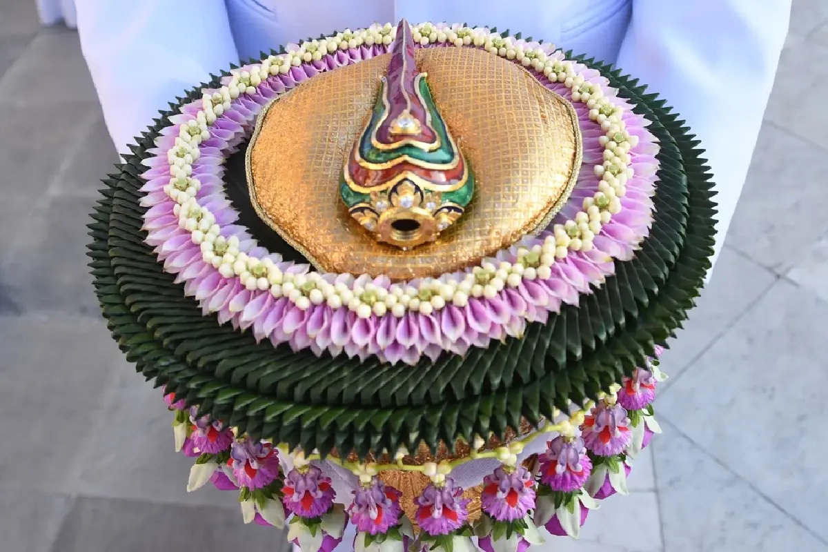 พระรัศมีทองคำฯ พระพุทธสิหิงค์ อายุ 500 ปี : เปิดประวัติ วิธีบูรณะ