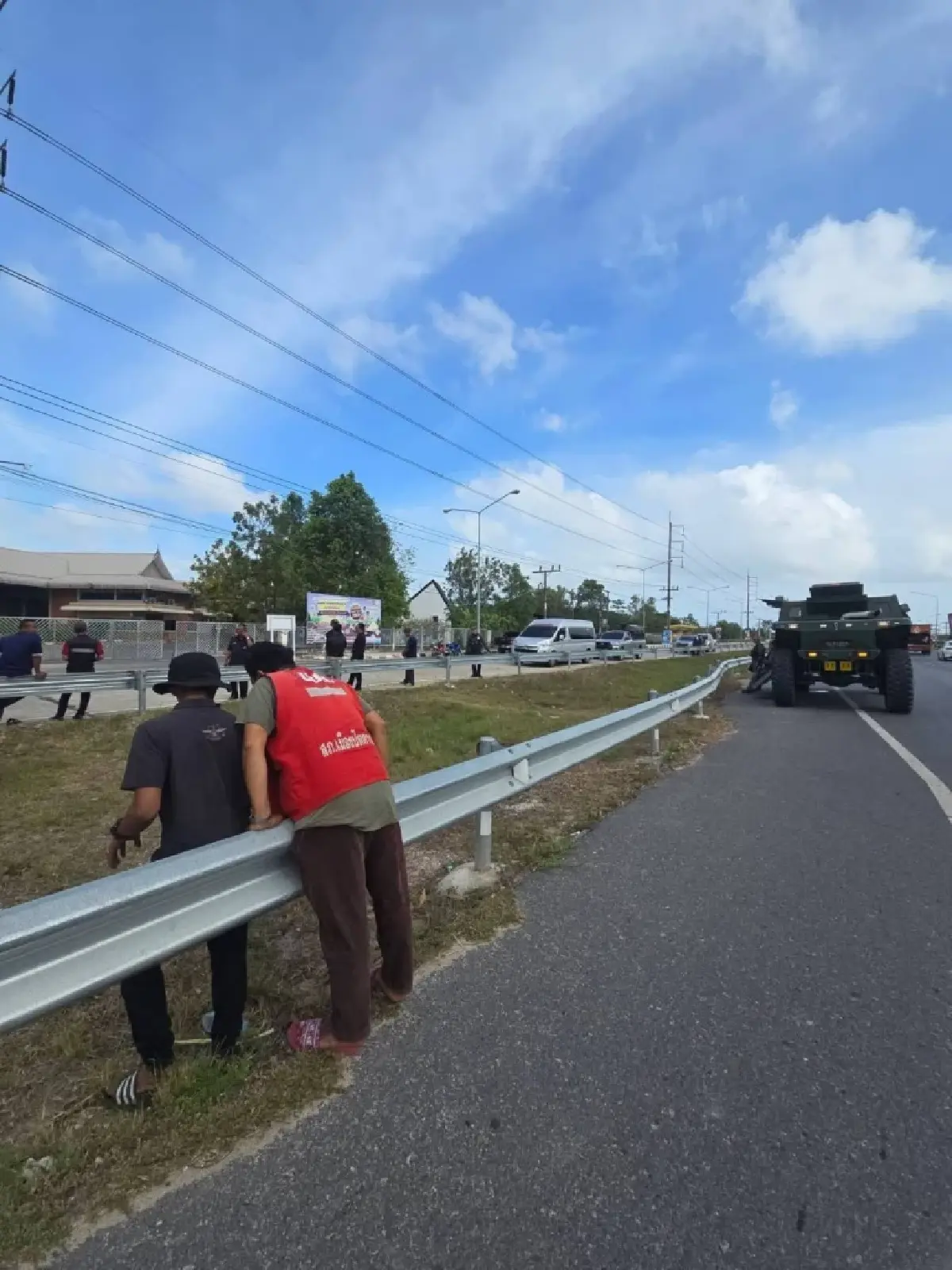 ด่วน! พบวัตถุต้องสงสัยคล้ายระเบิด ในห้องน้ำหญิง บขส.ปัตตานี