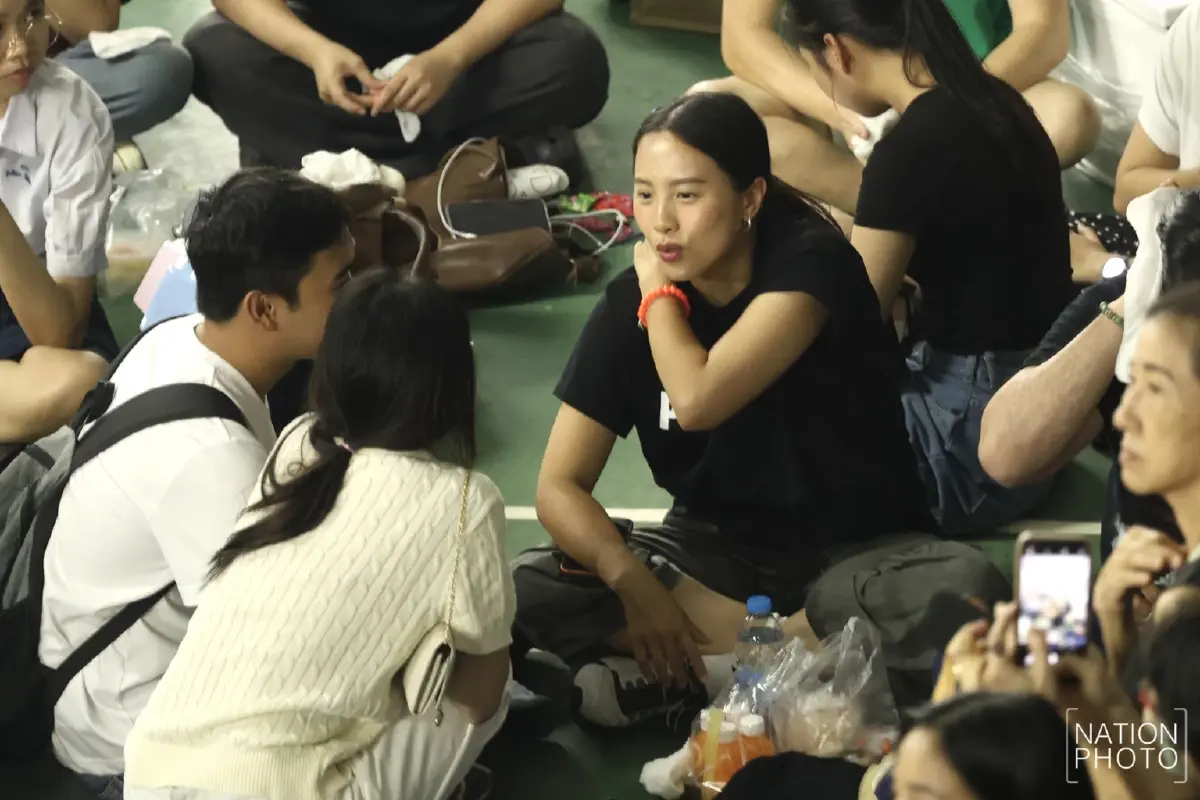 ‘ไอซ์ รักชนก’ บุกชลบุรี ให้กำลังใจประชาชน เรียกร้องนับคะแนนใหม่