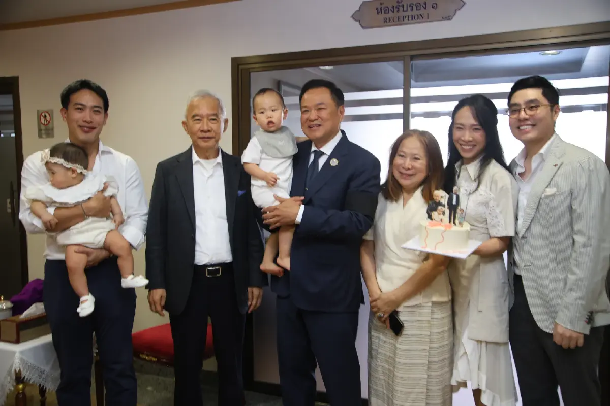 “นายกฯ อนุทิน” รุดอวยพรวันเกิด 71 ปี “สุวัจน์”บรรยากาศอบอุ่น