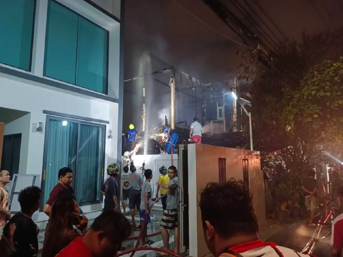 ไฟไหม้ค่ายมวยดัง วอดทั้งหลัง ซอยสมเด็จเจ้าพระยา 5 เจ็บสาหัส 1 ราย