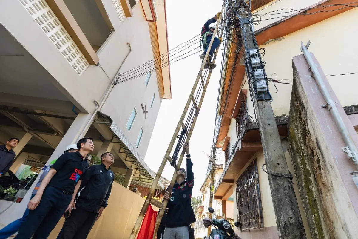 ระทึก บุกตรวจอาคารต้องสงสัยที่แม่สาย ลุยตัดอุปกรณ์ส่งเน็ตข้ามแดน