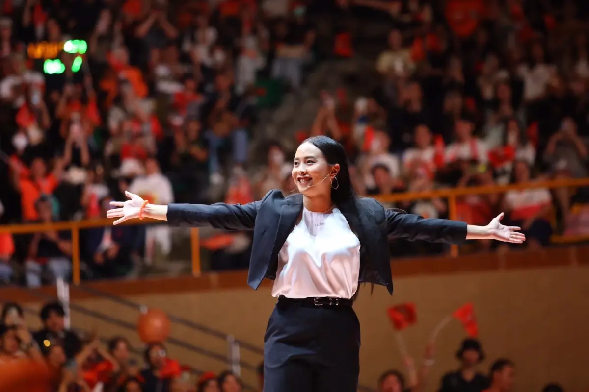 'ไอซ์' ปราศรัยทั้งน้ำตา สาบานถ้าเป็น สส.จะปกป้องความฝัน ปชช.