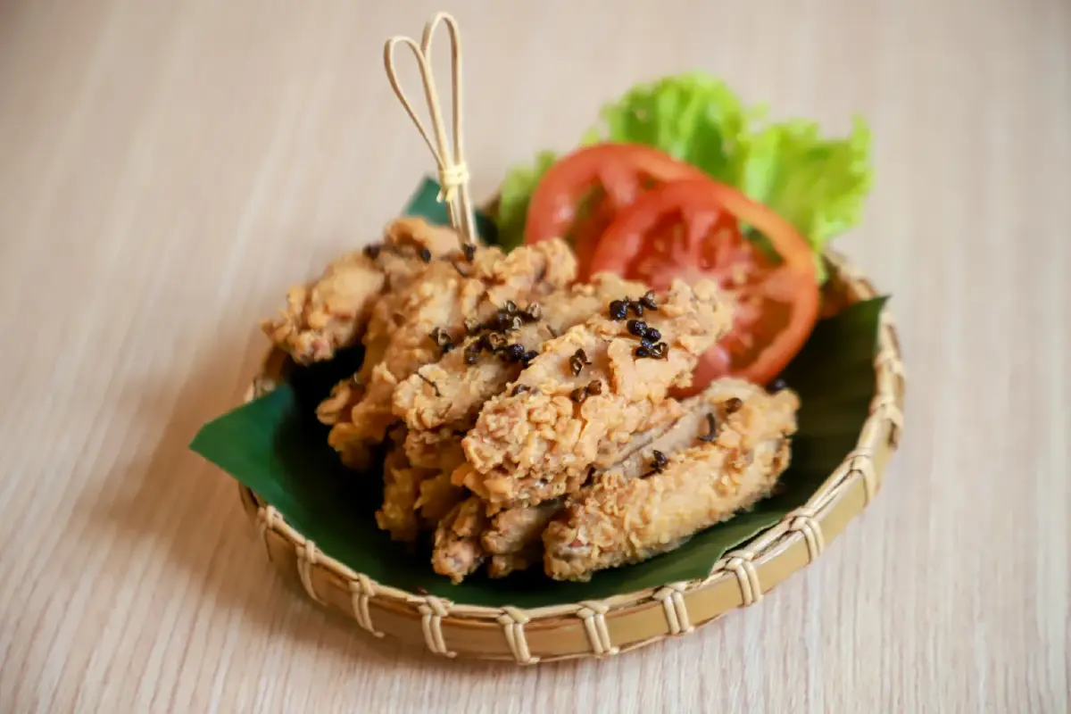 ‘อาหารเหนือ’ เมืองน่าน ‘ลาบหมูคั่ว’ ณ ‘ร้านบิ๊กแบ่งปัน’ ลำแต้ๆ