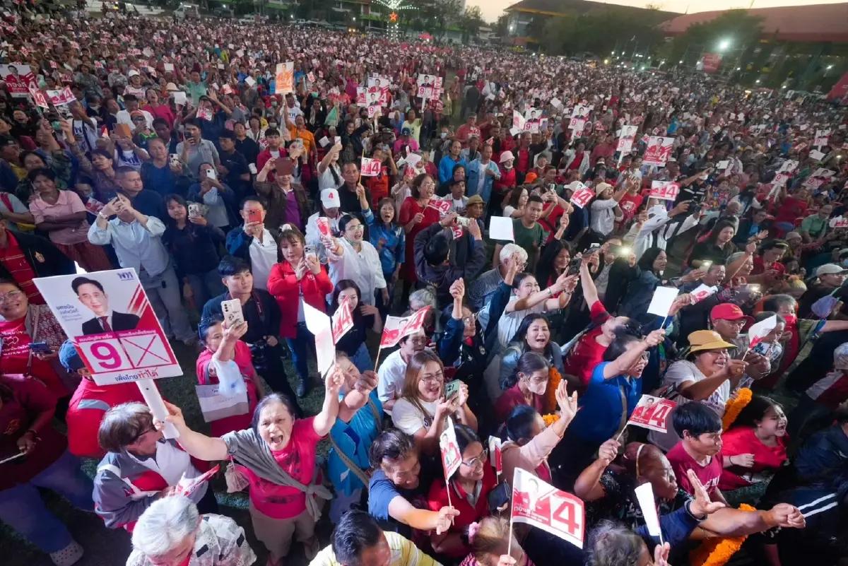 ‘เพื่อไทย‘ปิดท้ายปราศรัยอีสาน 16 เวที ส่ง ‘ยศชนัน’ นั่งนายกฯ