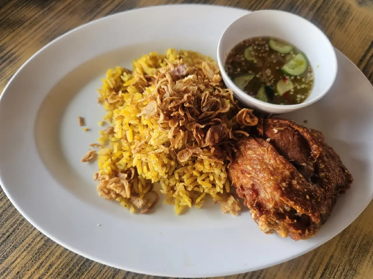 ‘ข้าวหมกไก่ลุงบ่าว’ เครื่องแกงเข้มข้น ซุปไก่จี๊ดจ๊าด