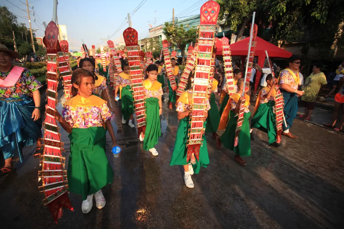 พิกัดเล่นน้ำ 'สงกรานต์พระประแดง 2569' ใครไม่หนำใจ มาไหลกันที่นี่