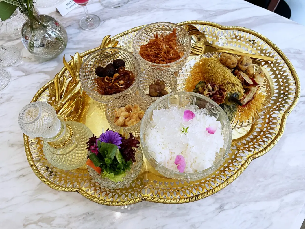 วิธีกินข้าวแช่ชาววังที่ถูกต้อง ฉบับบ้านสุริยาศัย สำรับดับร้อน