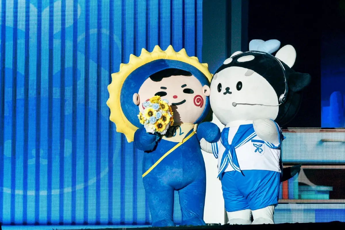 'เตนิว' พา 'โพก้าซัง' ขึ้นคอนสุดอบอุ่น ใน 'POLCA FAM MEETING' คว้าที่ 1 เทรนด์ x ไทย