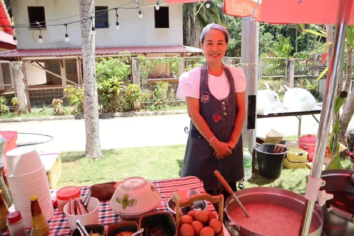 เดิน ‘หลาดแบกะดิน' กินอาหารสุขภาพ สัมผัสวิถีชุมชนเขาชัยสน