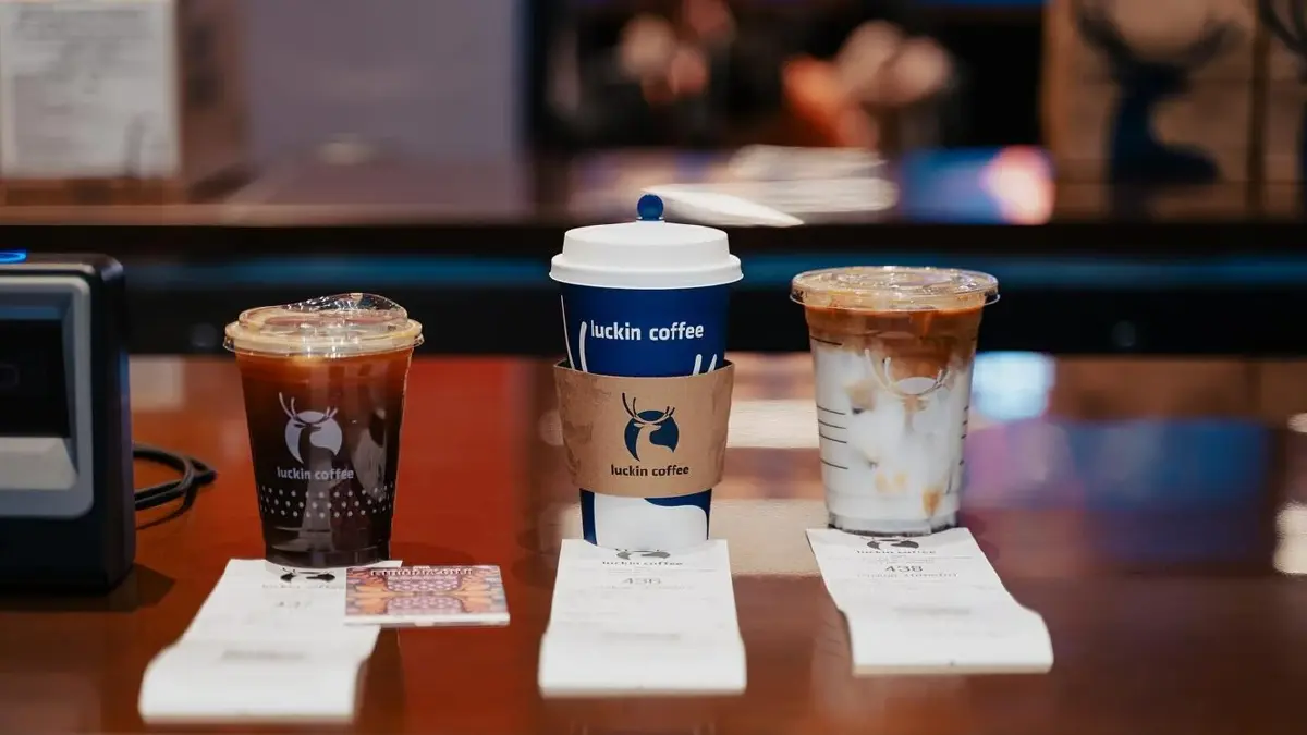 ศึกกาแฟพรีเมี่ยม 'ระอุ' หุ้นใหญ่ 'ลัคอิน' ฮุบ 'บลู บอทเทิ่ล' เขย่าบัลลังก์โลก 'สตาร์บัคส์'