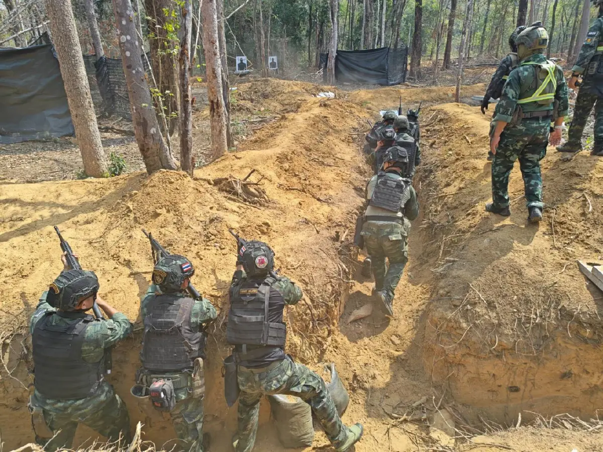 'เสธ.ทบ.'ลงพื้นที่ 'ผามออีแดง' สถาปนาความมั่นคงชายแดนพระวิหาร