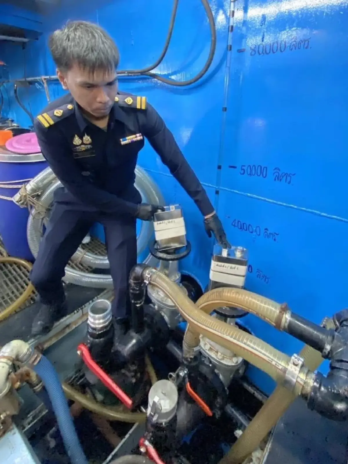 สรรพสามิต จับเรือขนน้ำมันดีเซลเถื่อน 85,000 ลิตร ปรับหนักกว่า 3.8 ล้าน