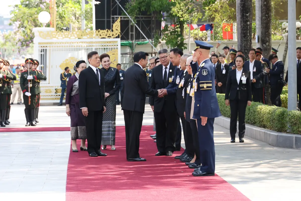 ในหลวง-พระราชินี เสด็จฯ เยือนสาธารณรัฐประชาธิปไตยประชาชนลาวอย่างเป็นทางการ เป็นวันที่สอง