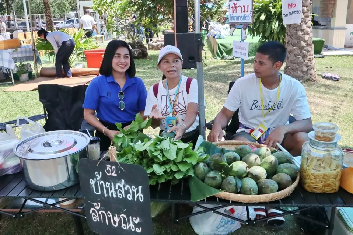 เดิน ‘หลาดแบกะดิน' กินอาหารสุขภาพ สัมผัสวิถีชุมชนเขาชัยสน
