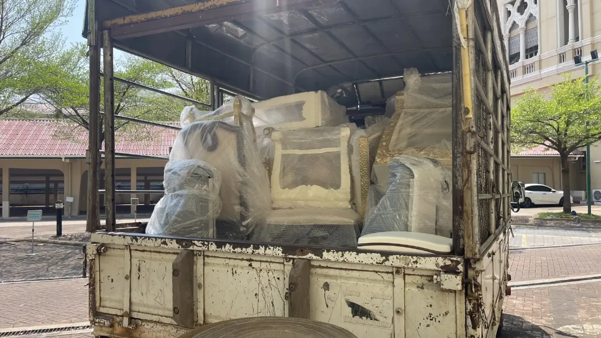 'ธรรมนัส' ขนของออกจากทำเนียบฯ แล้ว หลัง 'กล้าธรรม'เป็นฝ่ายค้าน