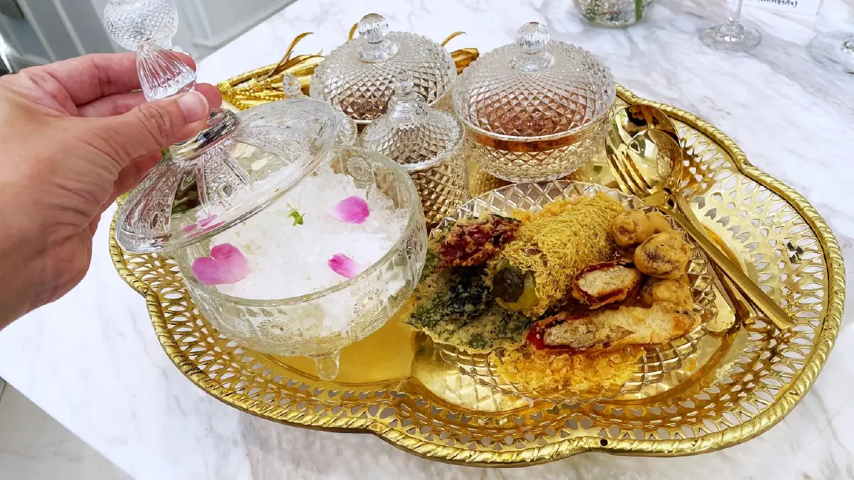 วิธีกินข้าวแช่ชาววังที่ถูกต้อง ฉบับบ้านสุริยาศัย สำรับดับร้อน