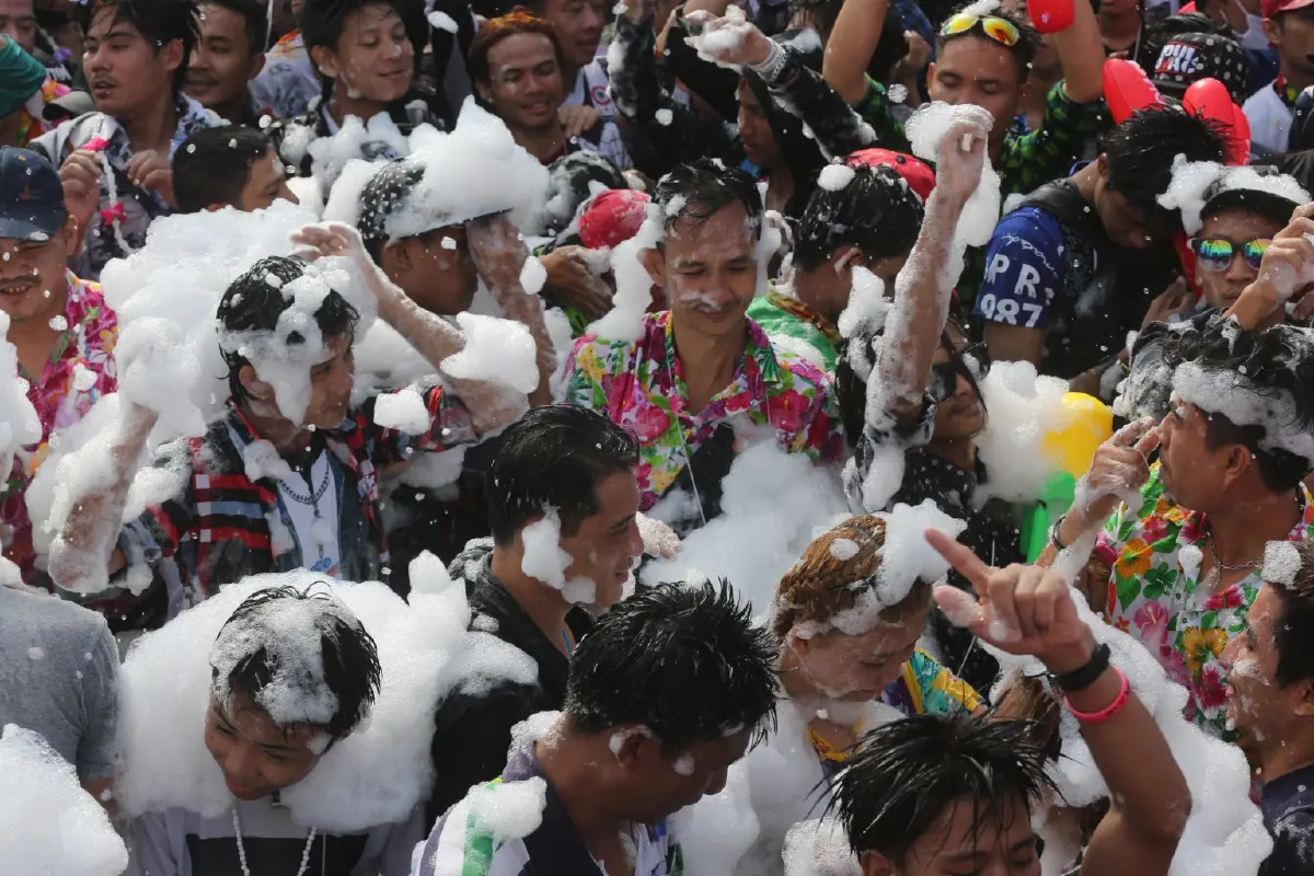 พิกัดเล่นน้ำ 'สงกรานต์พระประแดง 2569' ใครไม่หนำใจ มาไหลกันที่นี่