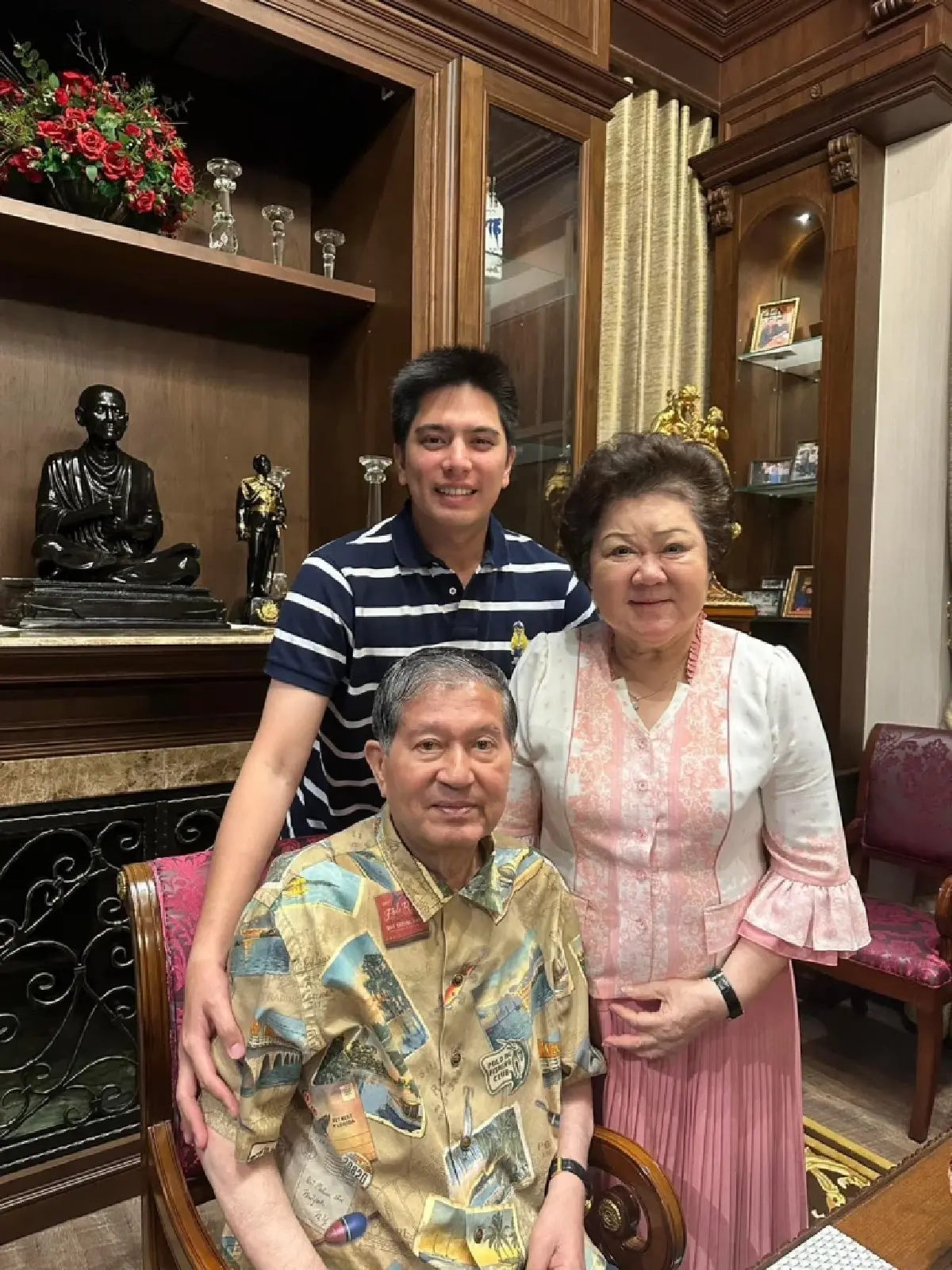 'วัน อยู่บำรุง' โพสต์แจ้งข่าวสูญเสีย 'คุณแม่ลำเนา อยู่บำรุง'