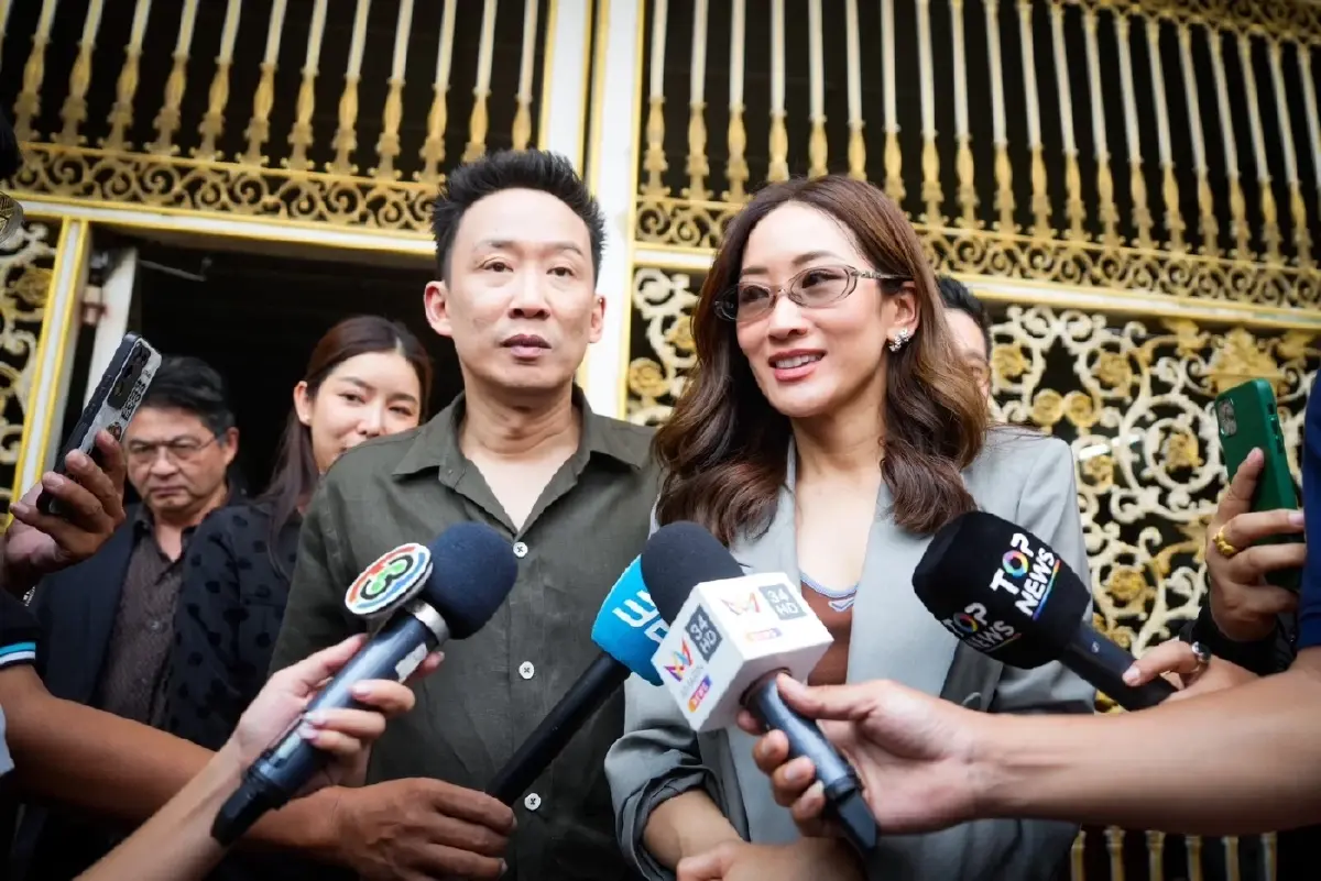 'โอ๊ค-เอม' เยี่ยม 'ทักษิณ' กำลังใจดี ลุ้น 30 มี.ค.ราชทัณฑ์สรุปชื่อ