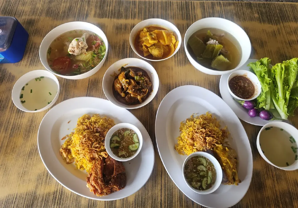 ‘ข้าวหมกไก่ลุงบ่าว’ เครื่องแกงเข้มข้น ซุปไก่จี๊ดจ๊าด