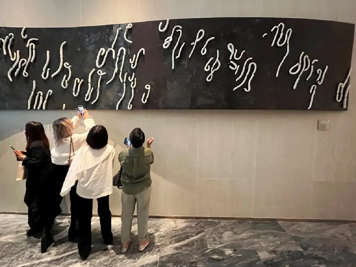 Andaz One Bangkok : ดีไซน์ ศิลปะ เสน่ห์ 'ถนนวิทยุ' ในรูปแบบโรงแรม